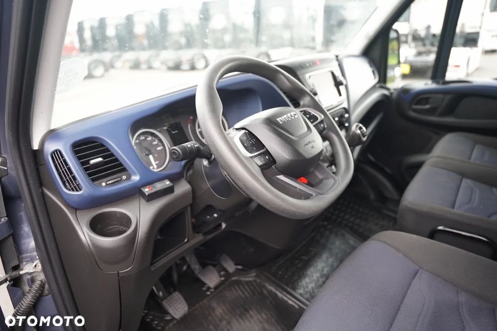 Iveco DAILY 35-NP / CNG /  KONTENER 4,3 m  / WINDA PALFINGER  / SPROWADZONY - 23