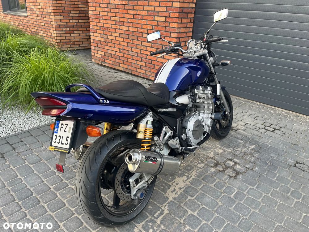 Yamaha XJR - 1