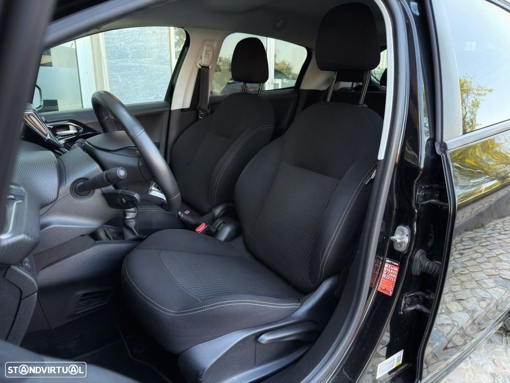 Peugeot 208 1.2 PureTech Style - 6