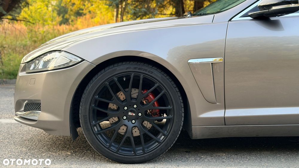Jaguar XF 2.2 D - 6