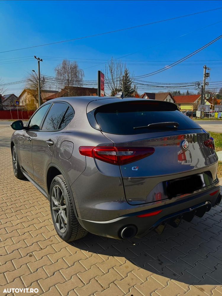 Alfa Romeo Stelvio - 5