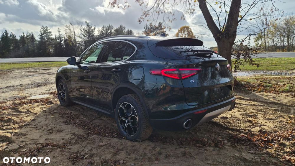 Alfa Romeo Stelvio 2.0 Turbo 16V AT8-Q4 Ti - 29