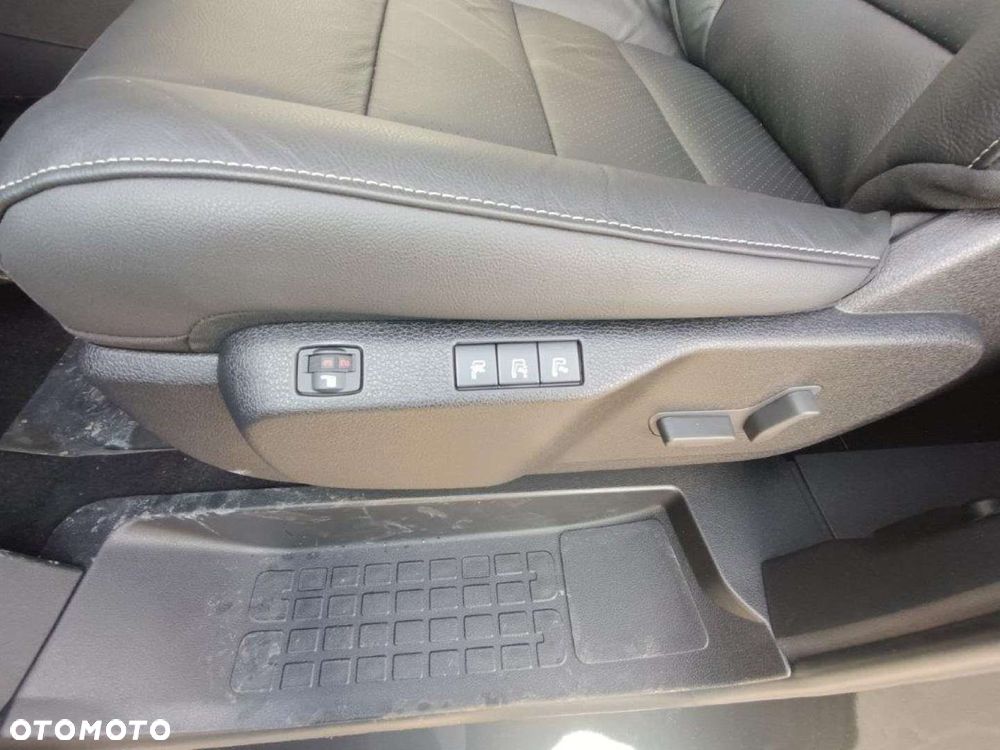 Peugeot Traveller 2.0 BlueHDi Long Business EAT8 - 17