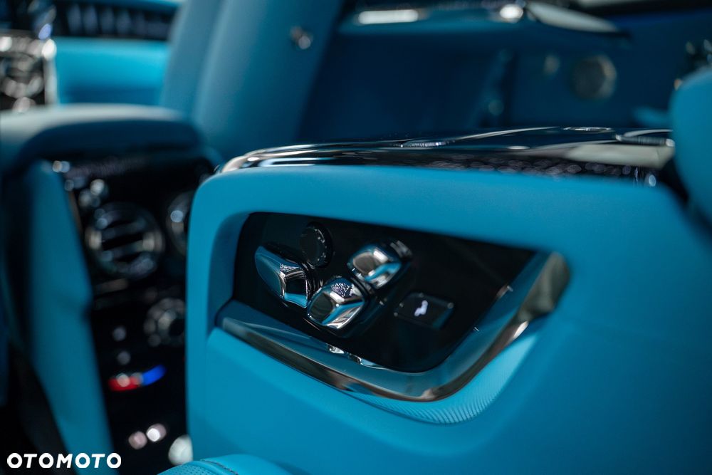 Rolls-Royce Cullinan - 30