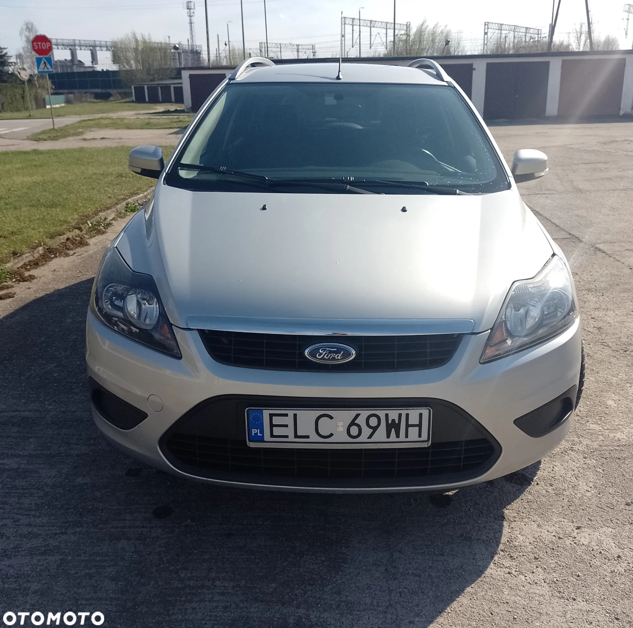 Ford Focus 1.6 Ambiente - 2