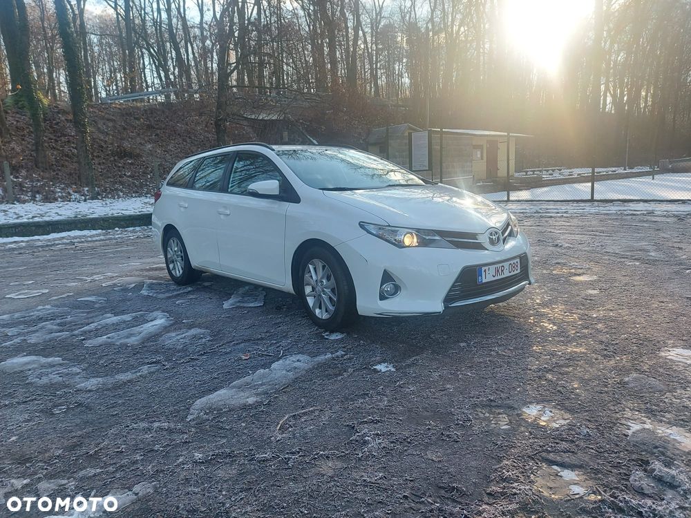 Toyota Auris 1.4 D-4D Design Edition - 3
