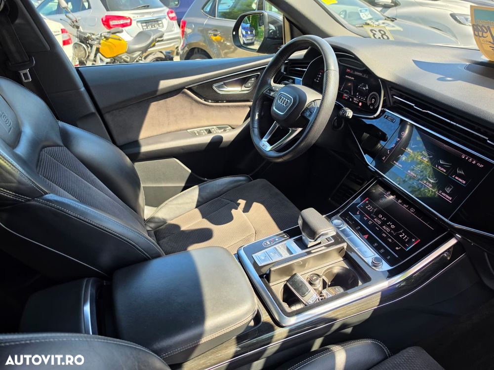 Audi Q8 - 12