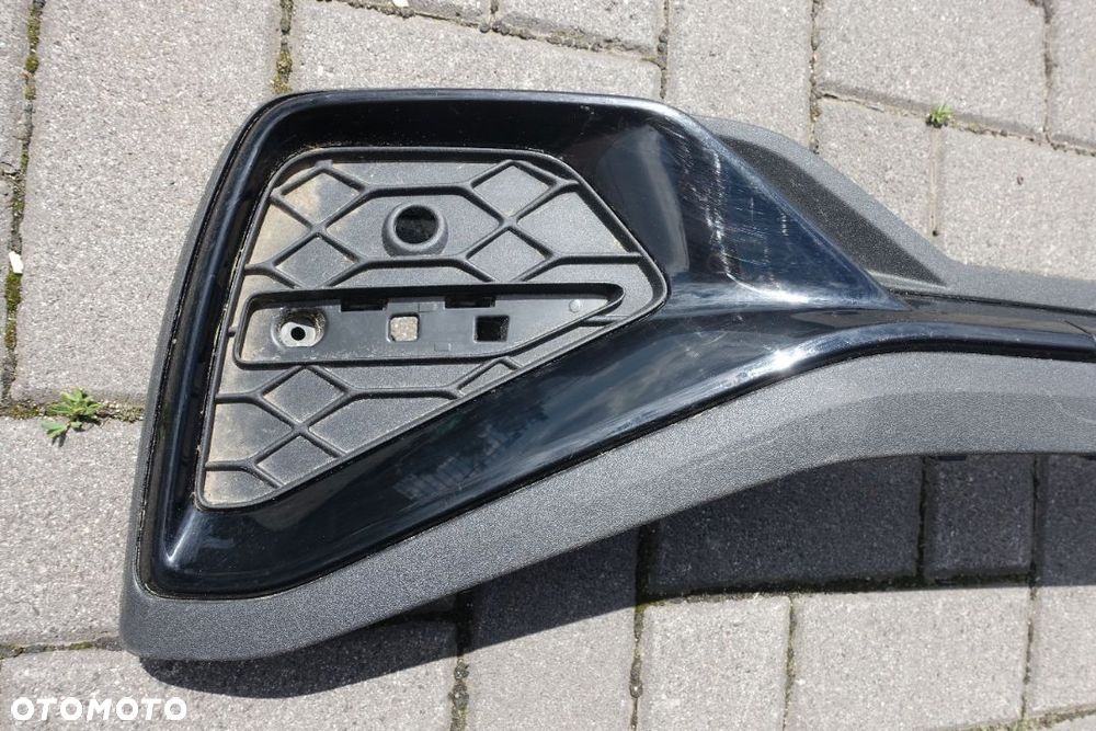 LISTWA DOKŁADA TYŁ AUDI Q2 16r.- - 2