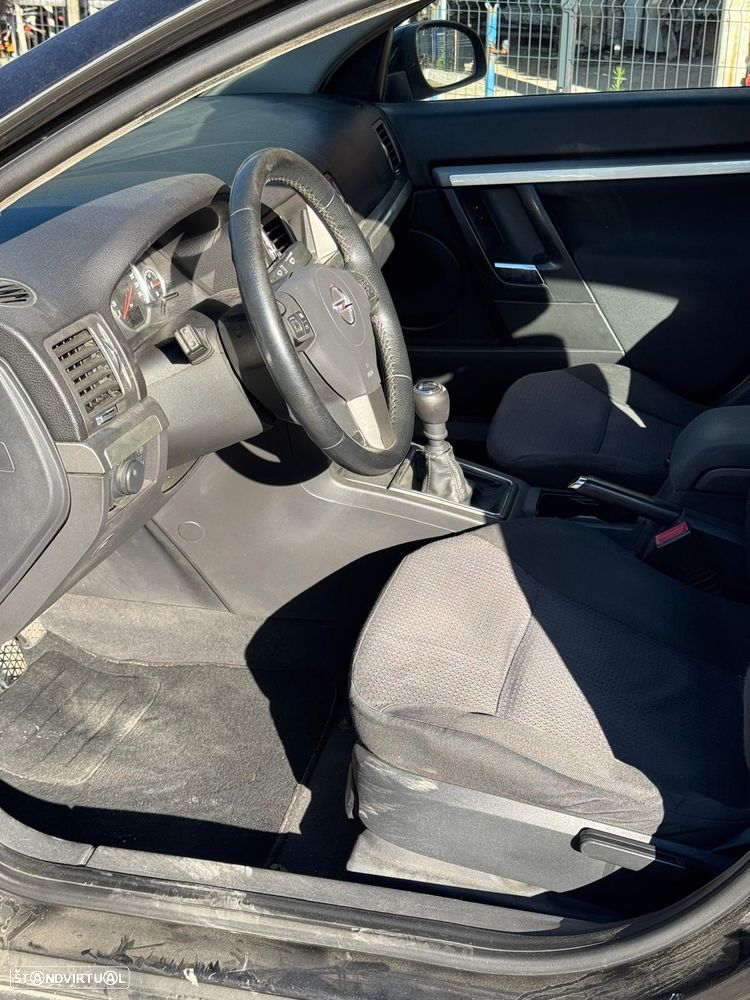 Opel Vectra 1.9 CDTi Executive - 3