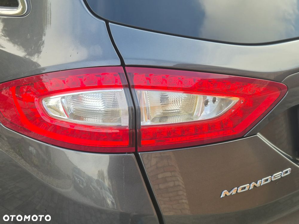 Ford Mondeo - 38