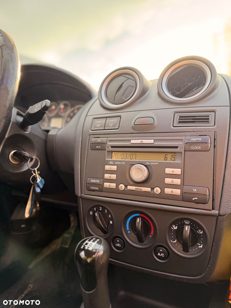 Ford Fiesta 1.3 Gold X - 11