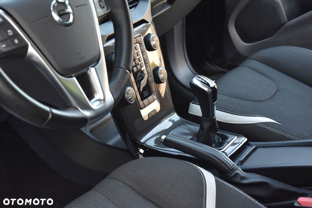 Volvo V40 T3 Momentum - 16