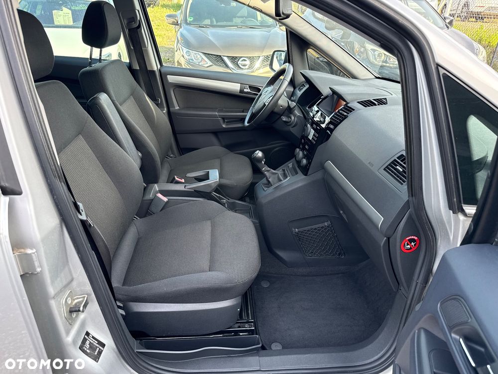 Opel Zafira 1.8 Cosmo - 20