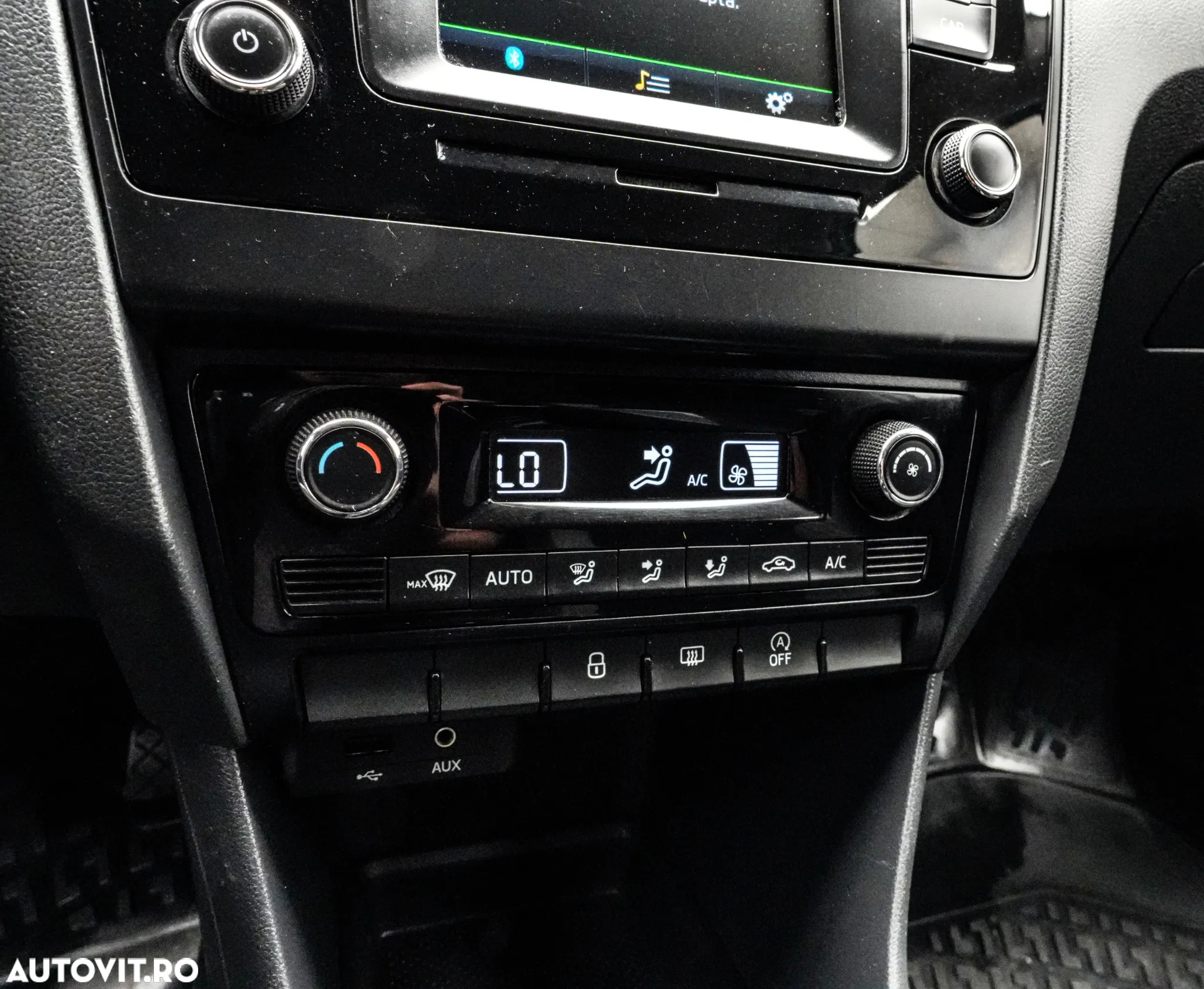Skoda RAPID 1.2 TSI Style - 17