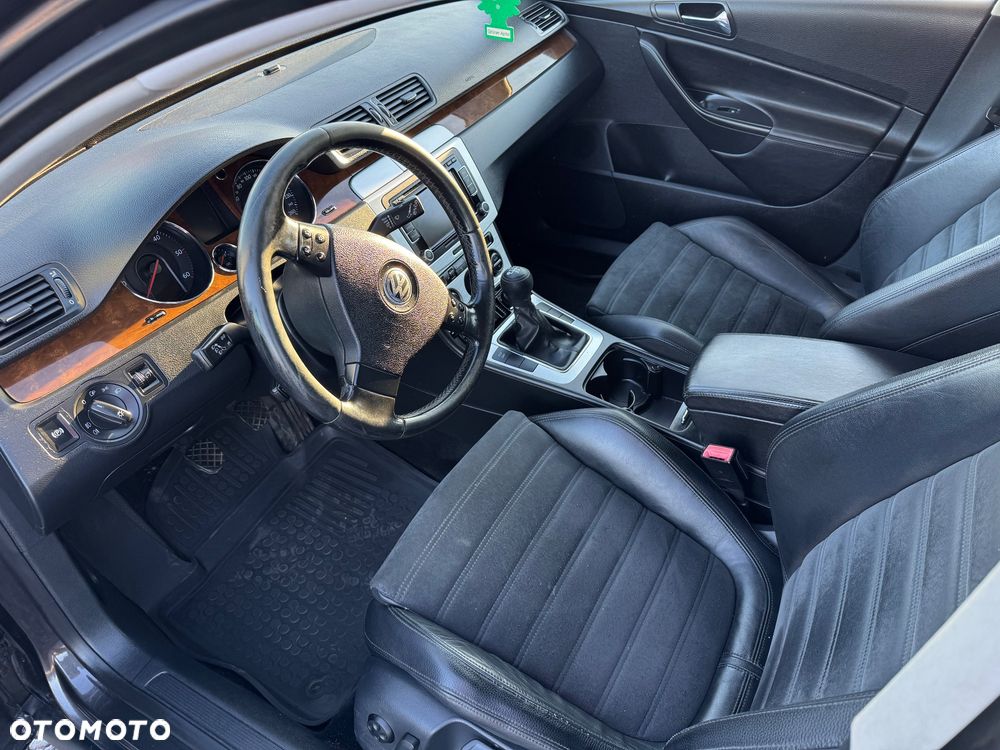 Volkswagen Passat 2.0 TDI Highline - 8