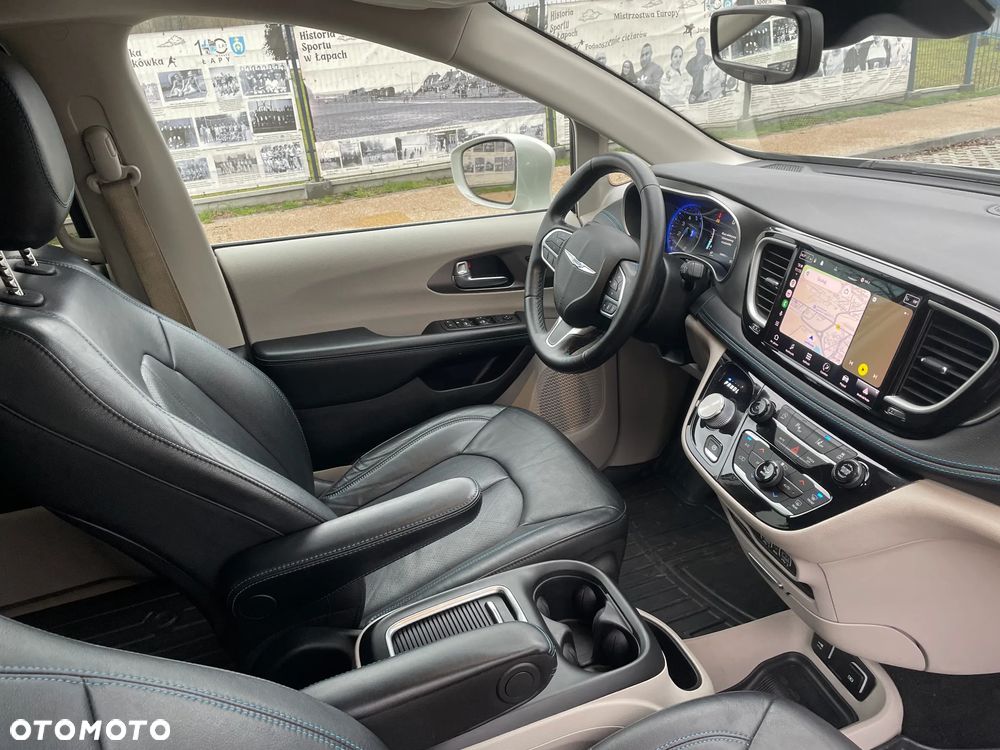 Chrysler Pacifica - 13