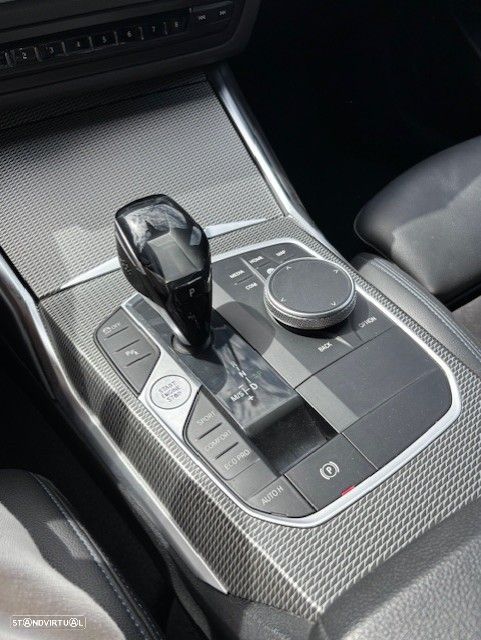 BMW 320 d Pack Desportivo M Auto - 14