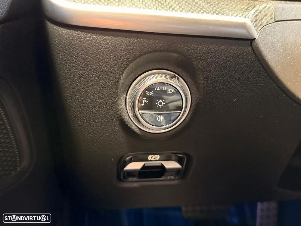 Mercedes-Benz C 300 d AMG Line — fotografia 33