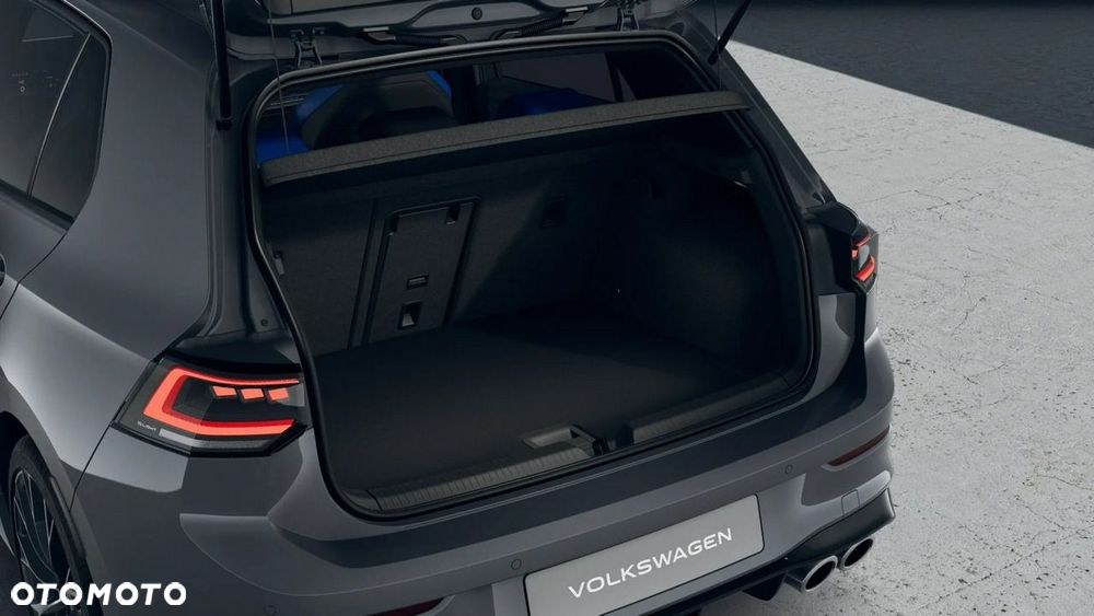 Volkswagen Golf - 8