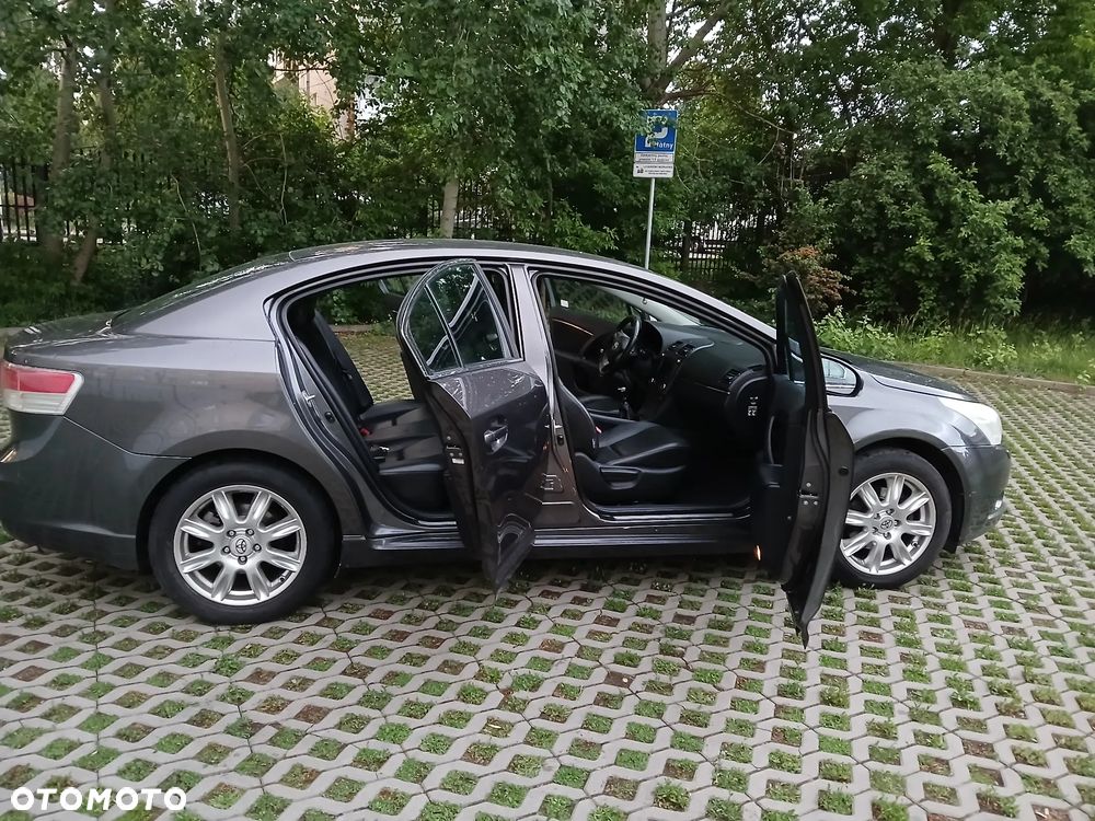 Toyota Avensis 2.0 Prestige NAVI - 14
