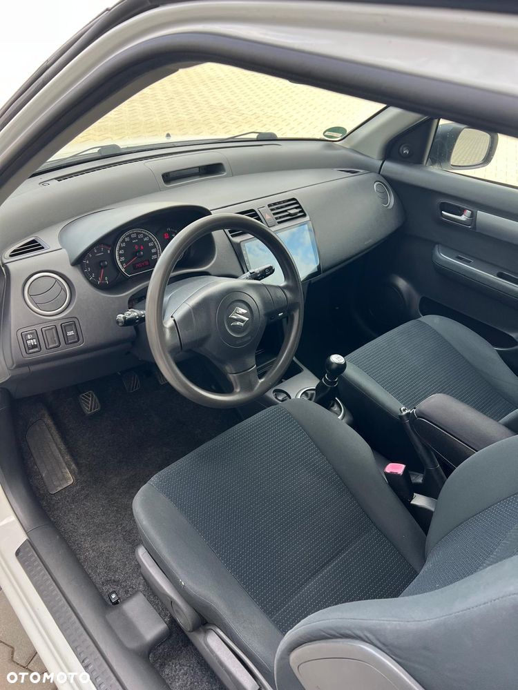 Suzuki Swift 1.3 GS / Premium - 12