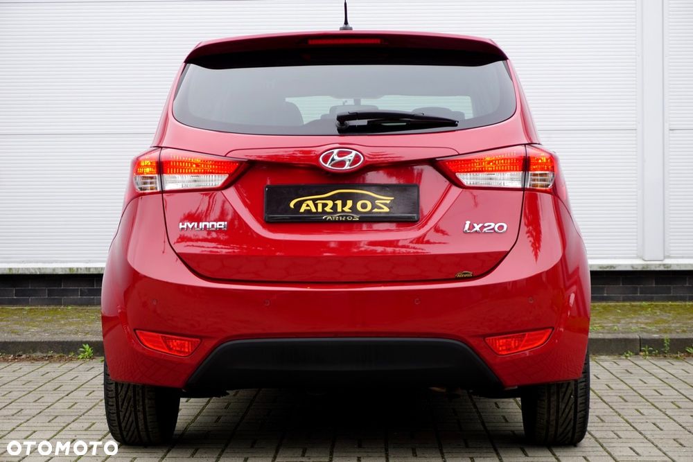 Hyundai ix20 1.4 Premium blue - 15