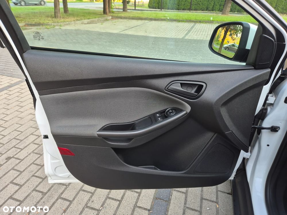 Ford Focus 1.0 EcoBoost Start-Stopp-System Ambiente - 36