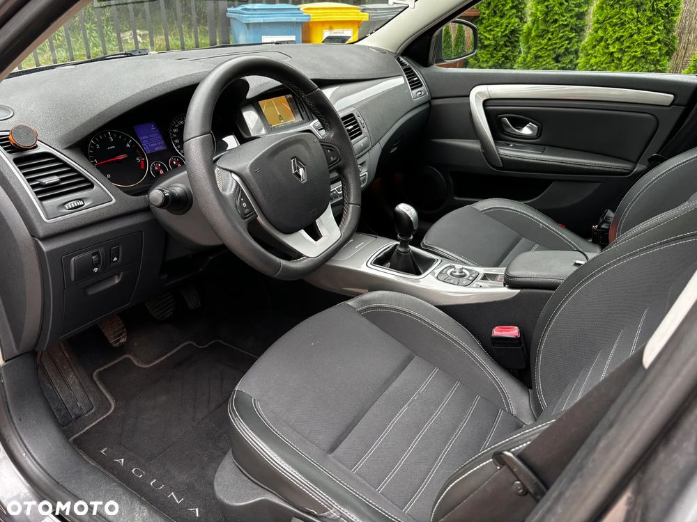 Renault Laguna 2.0 dCi FAP GT - 12