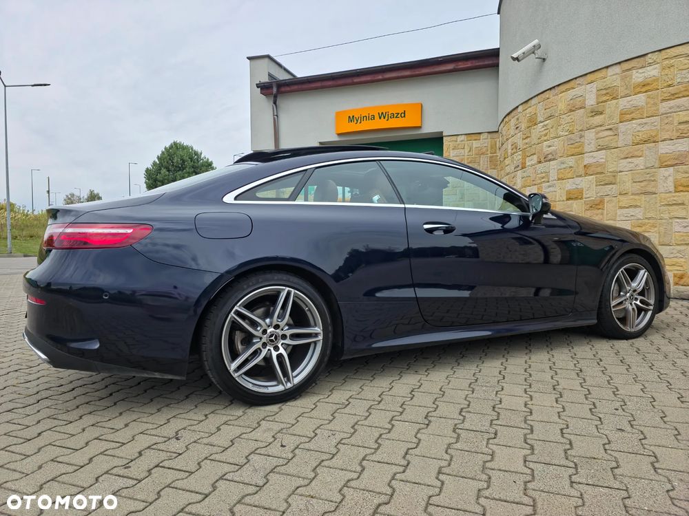 Mercedes-Benz Klasa E 220 d 4-Matic 9G-TRONIC - 17