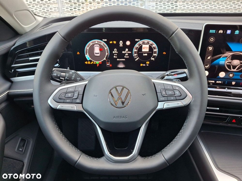 Volkswagen Passat - 24