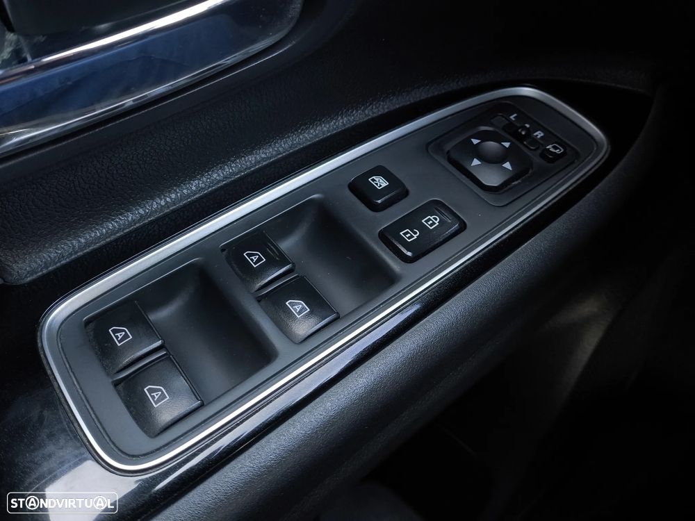 Mitsubishi Outlander - 26