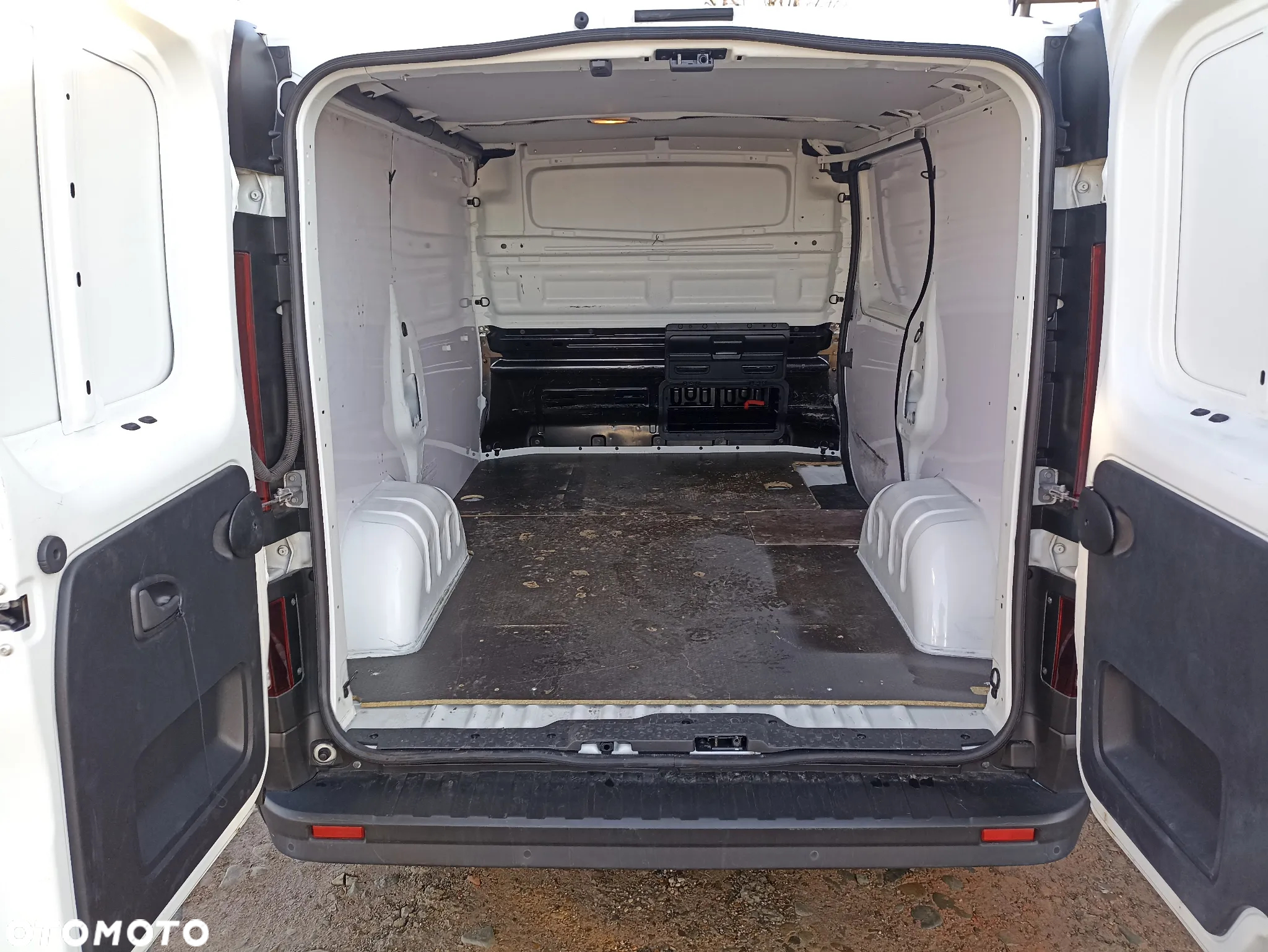 Renault TRAFIC - 9