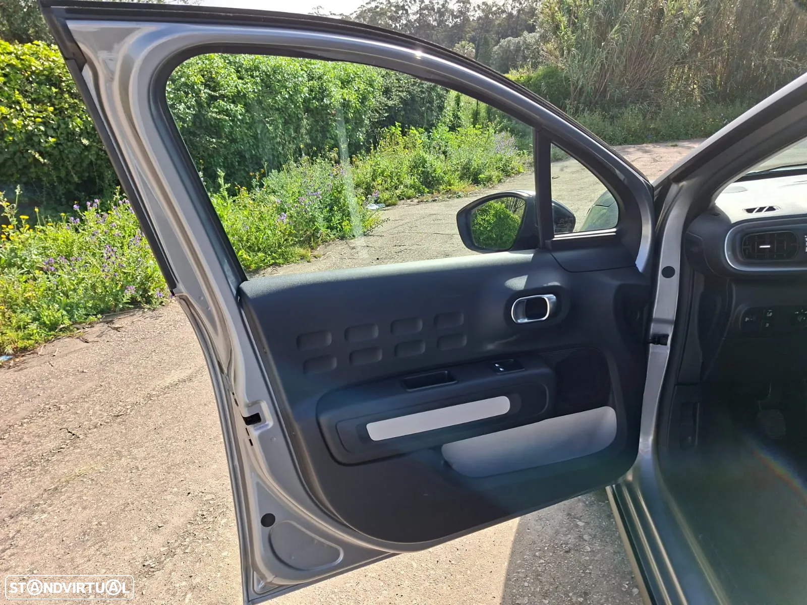 Citroën C3 1.2 PureTech Shine - 26