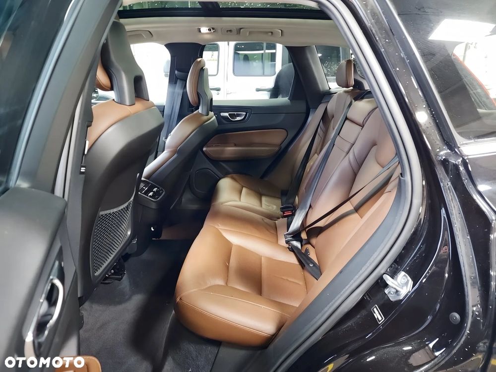 Volvo XC 60 T5 AWD Inscription - 12