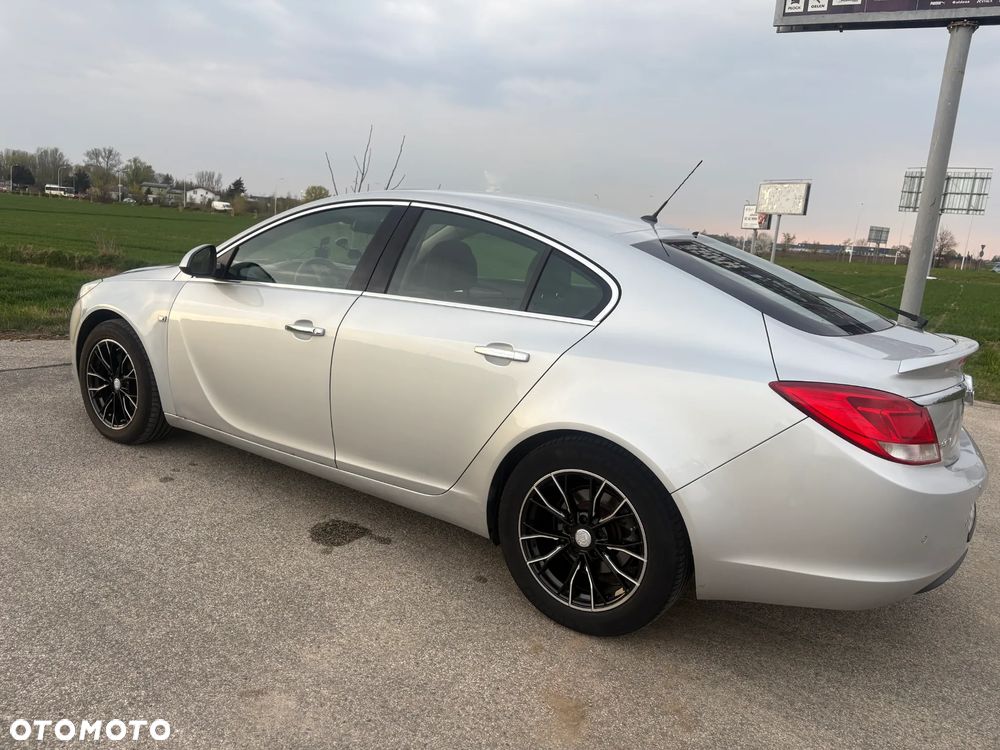 Opel Insignia 2.0 CDTI - 11