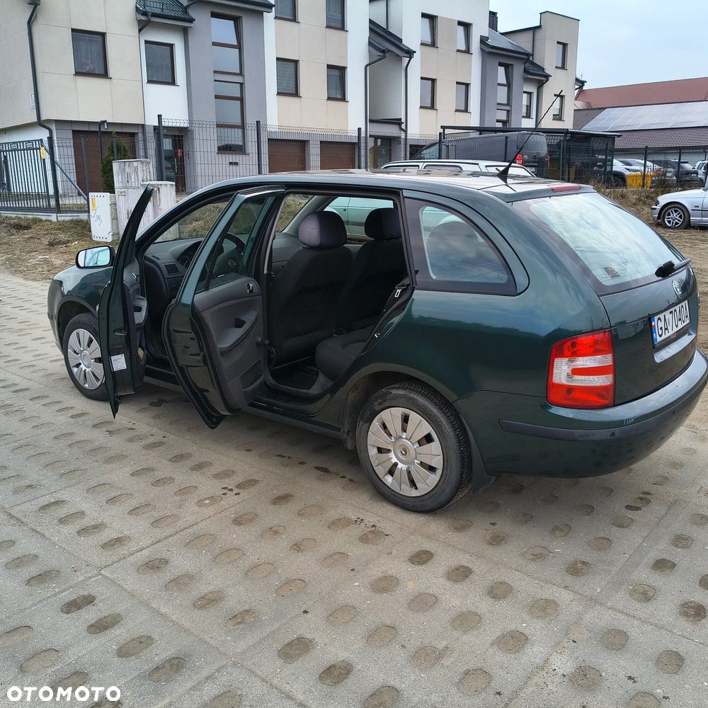 Skoda Fabia 1.4 16V Ambiente - 6