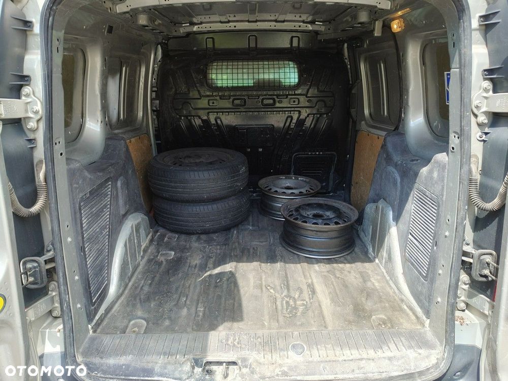 Ford Transit Connect - 12