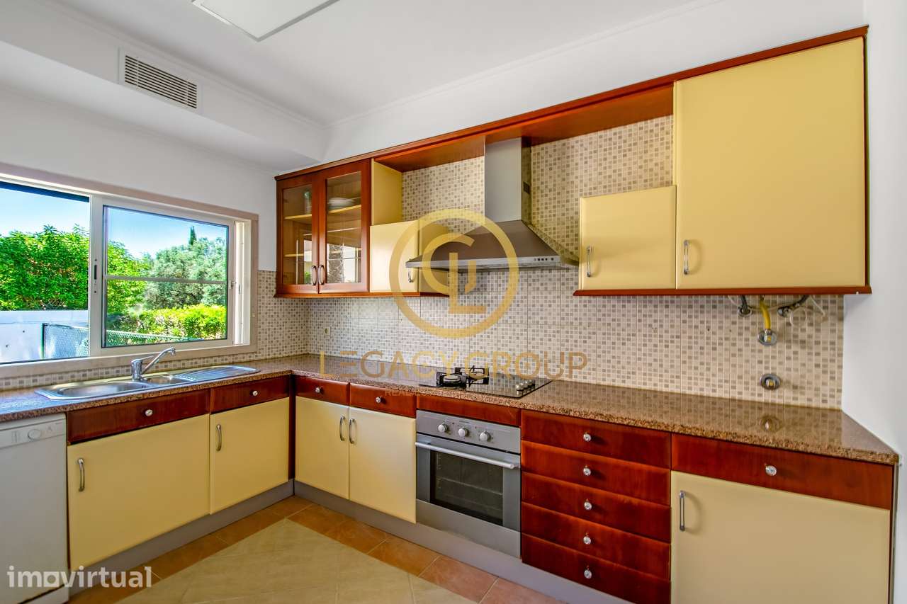 Moradia T2 geminada de canto com logradouro privativo, garagem em b... - Grande imagem: 3/40
