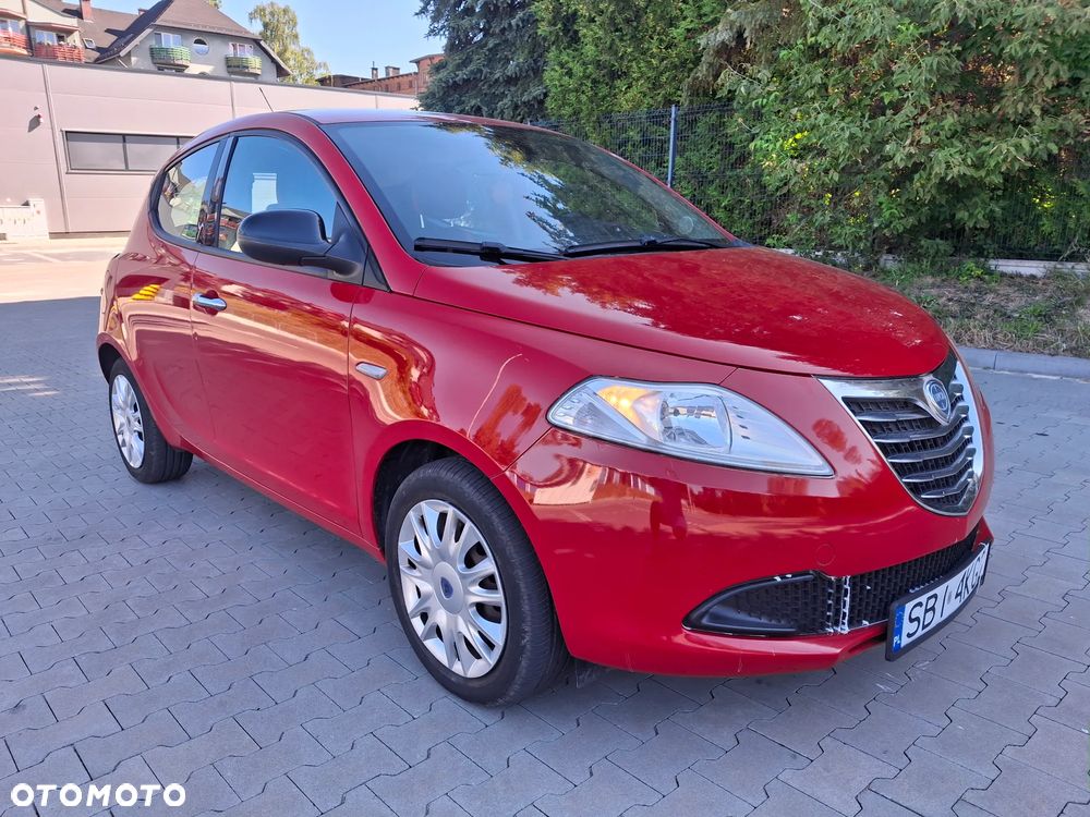 Lancia Ypsilon - 1