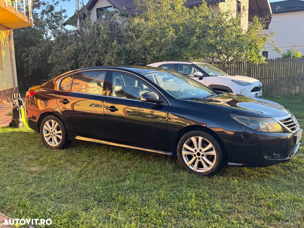 Renault Latitude 2.0 dCi Luxury - 3