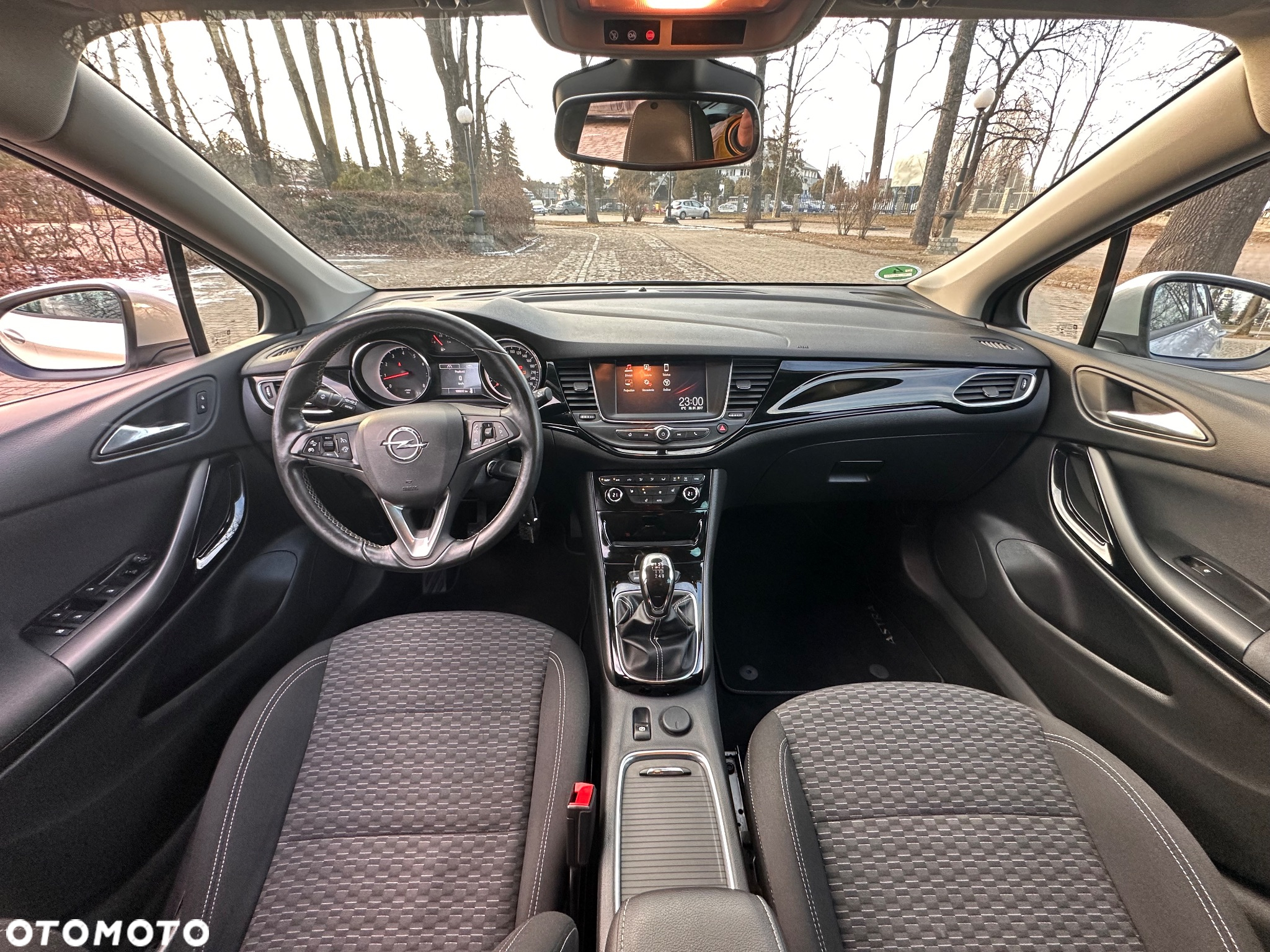 Opel Astra 1.4 Turbo Edition - 24