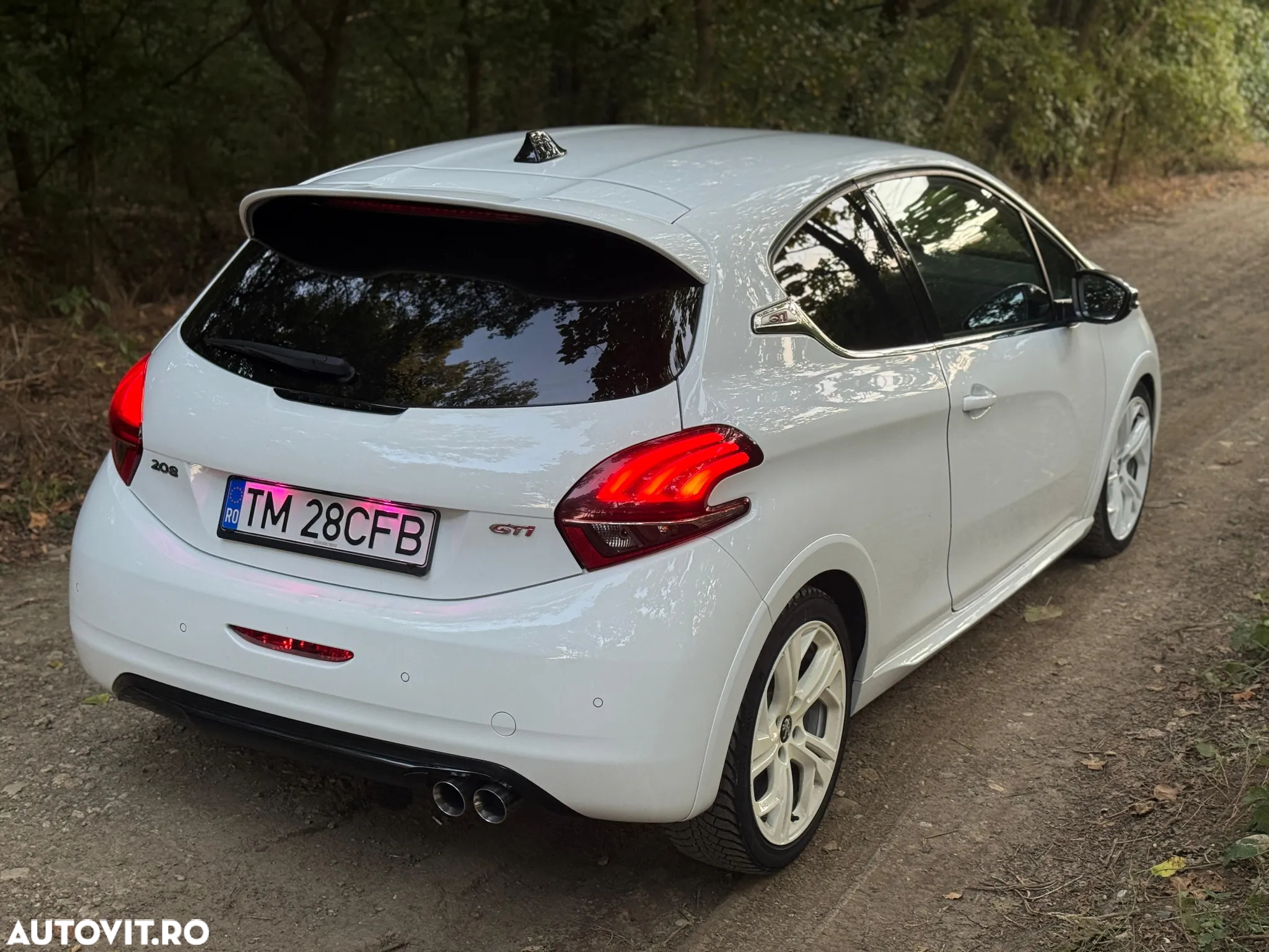 Peugeot 208 GTi 1.6 L THP - 4