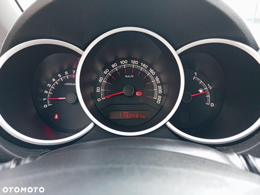 Kia Venga 1.4 S - 16