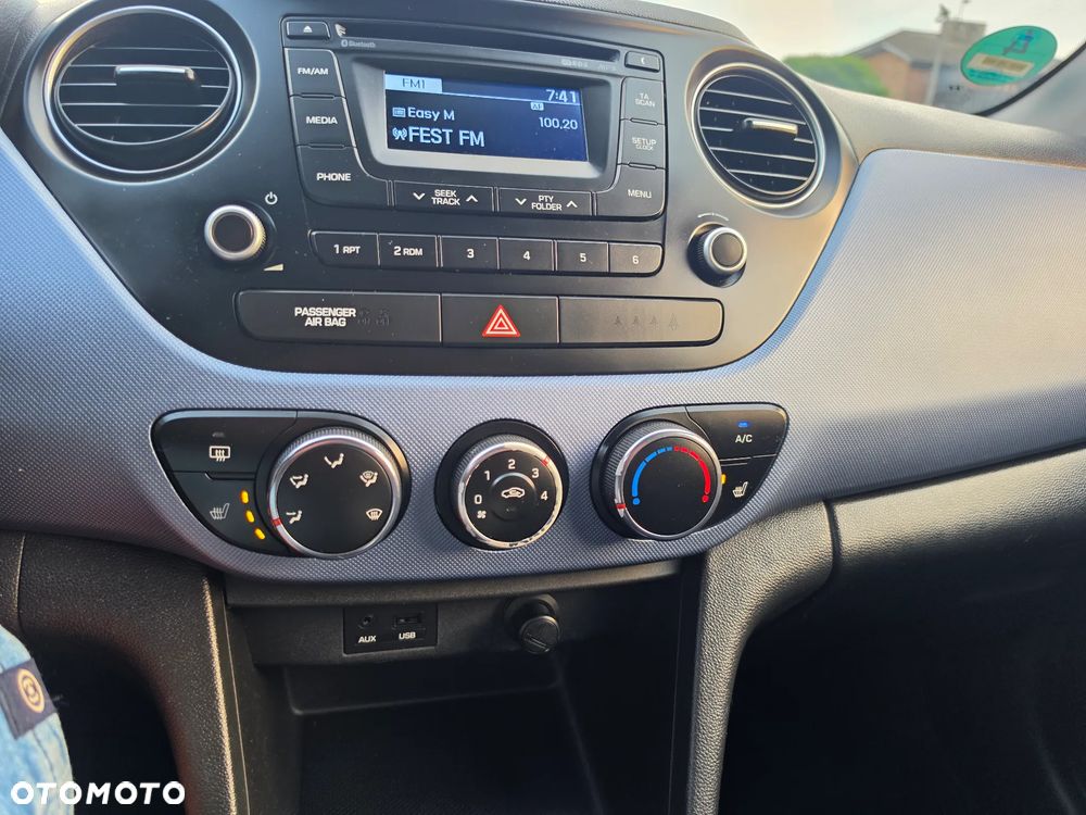 Hyundai i10 1.2 Fifa World Cup Edition - 21