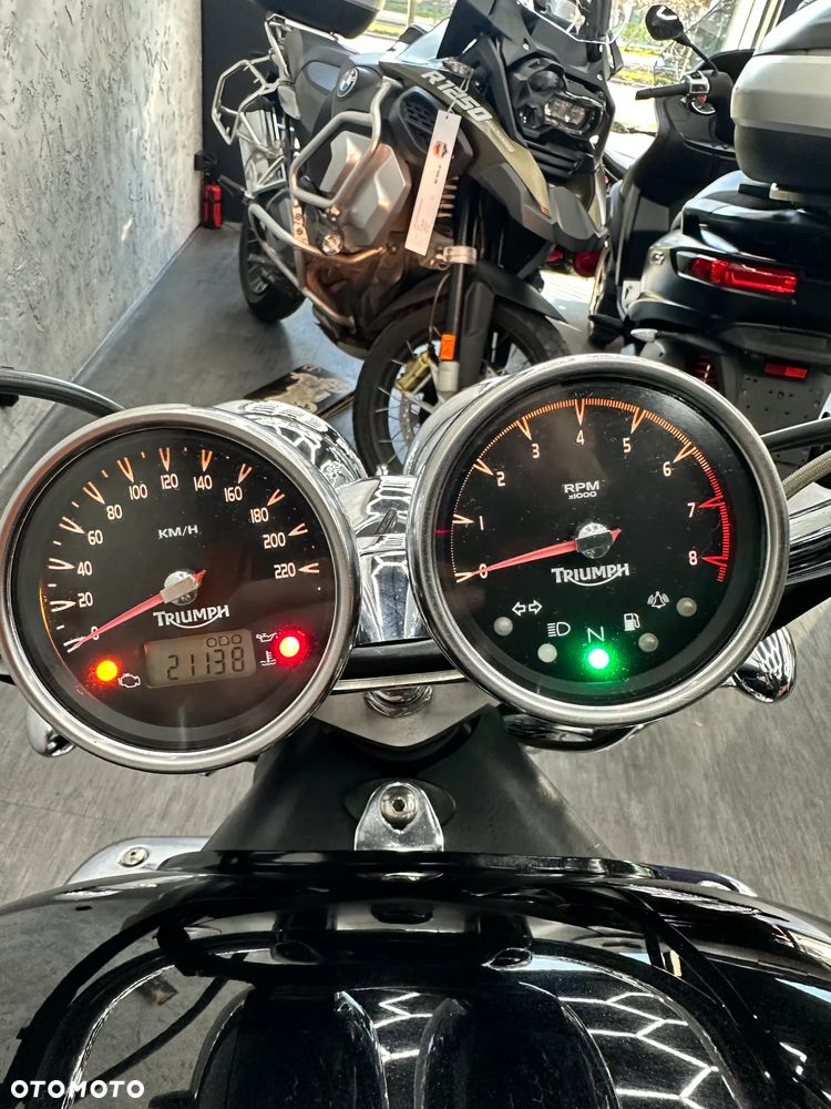 Triumph Rocket - 25