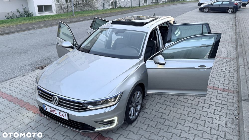 Volkswagen Passat - 14