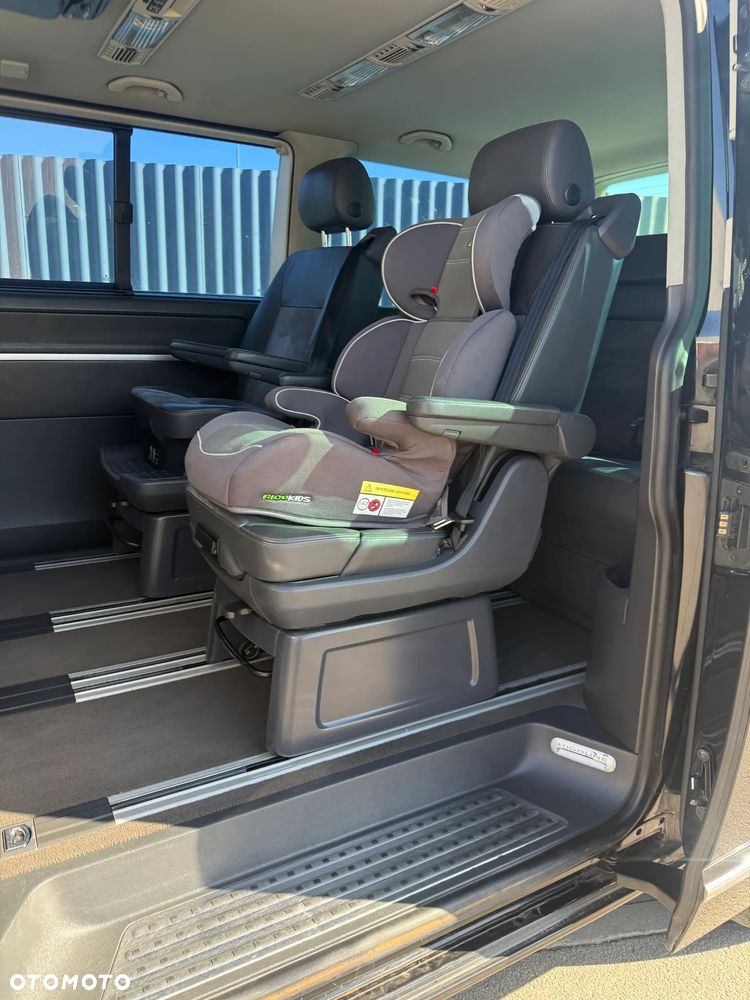 Volkswagen Multivan - 26