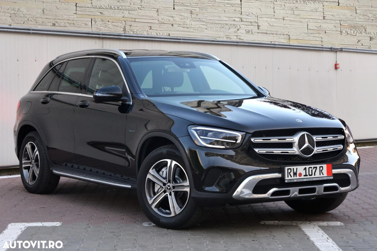 Mercedes-Benz GLC 300 e 4Matic 9G-TRONIC AMG Line - 1