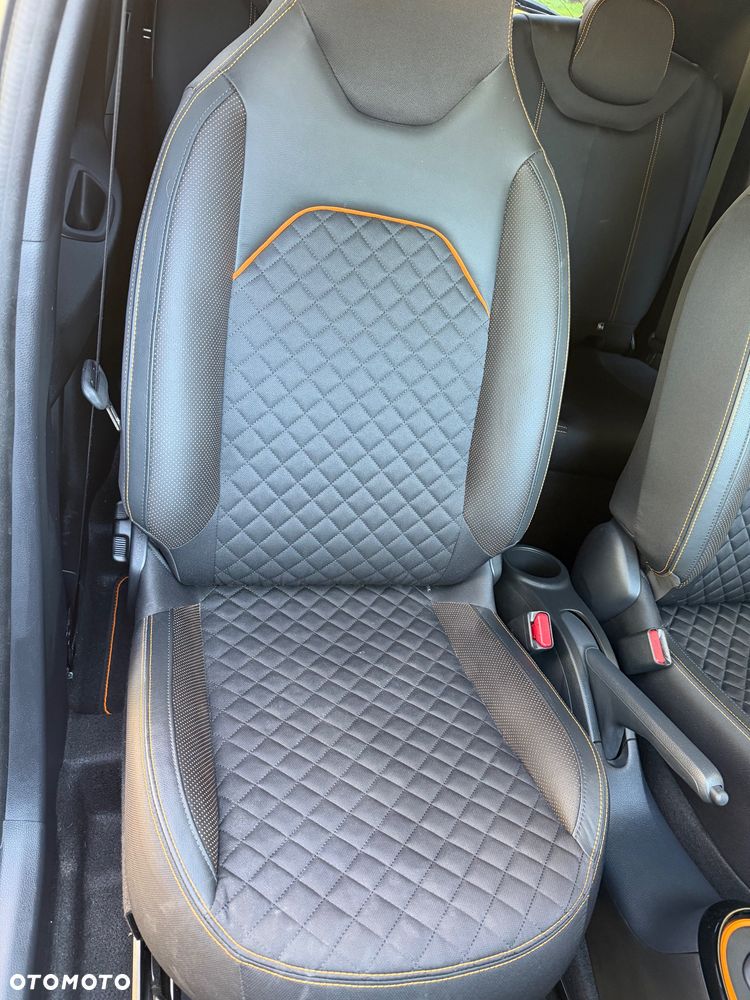 Toyota Aygo X 1.0 VVT-i JBL CVT - 27