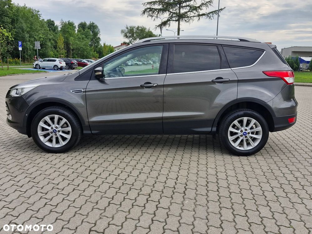 Ford Kuga 2.0 TDCi 2x4 Titanium - 4